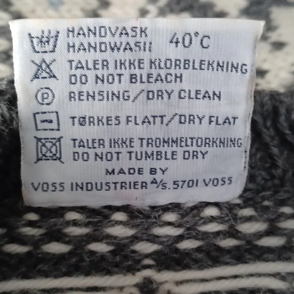Vintage Voss Pure Wool Sweater - Picture 5 of 5